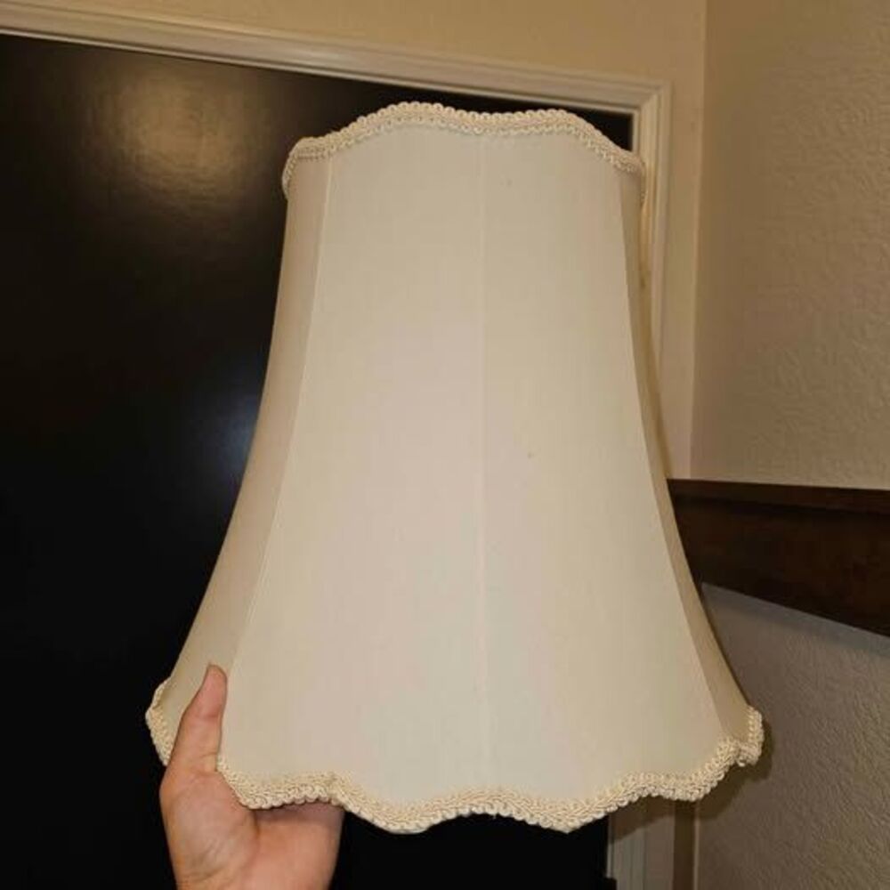 Vintage Cream Scalloped Lampshade